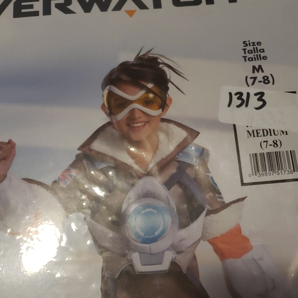 Halloween Costumes - Picture 3 of 3